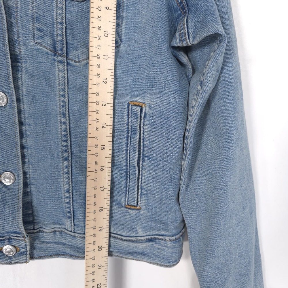 LEVI'S STRAUSS Women's MEDIUM Denim Jacket Light Wash Classic Trucker 29945-0012 - Picture 5 of 13